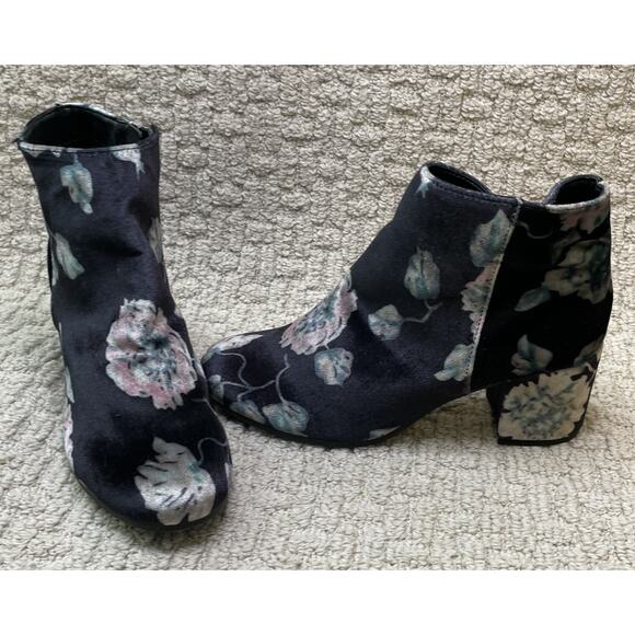 Sam Edelman Circus Black Pink Vikki Velvet Ankle Boots 6.5 Booties - Picture 1 of 9